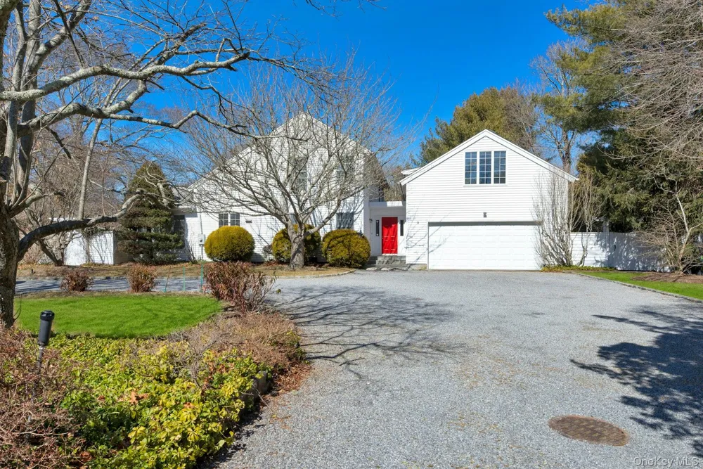 94 S Country Road Remsenburg, NY 11960