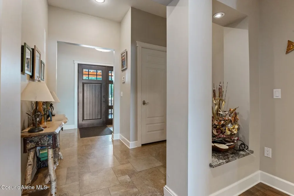 606 Sandpoint Avenue Sandpoint, ID 83864