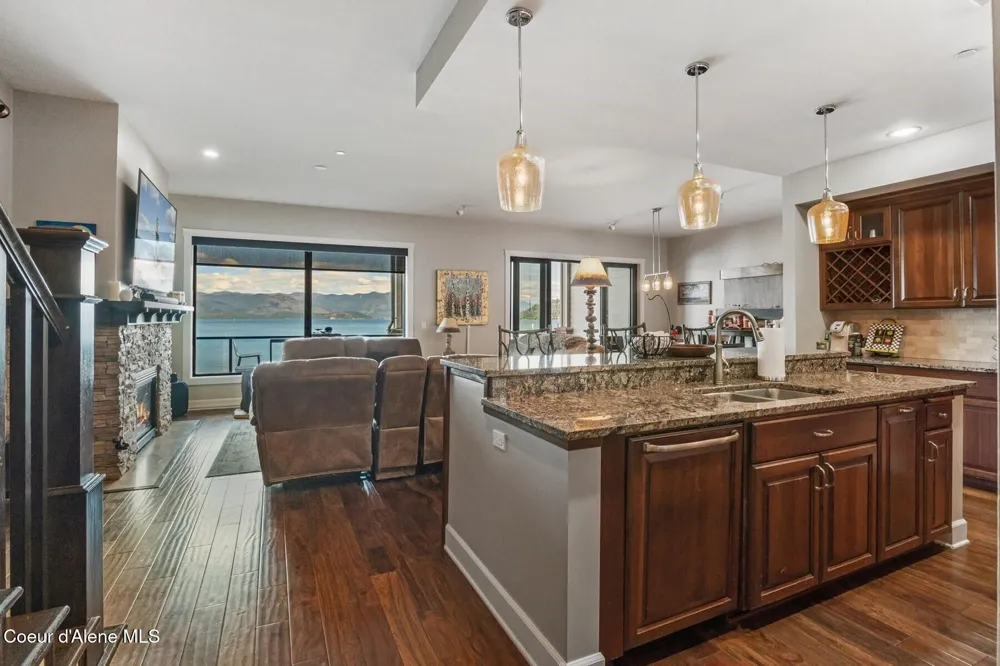 606 Sandpoint Avenue Sandpoint, ID 83864
