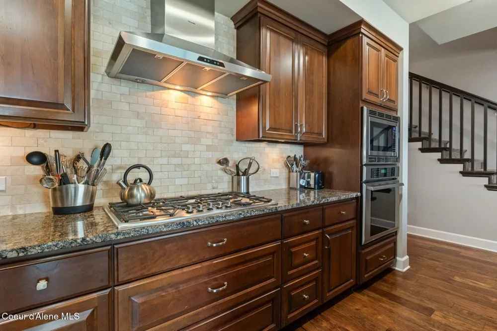 606 Sandpoint Avenue Sandpoint, ID 83864