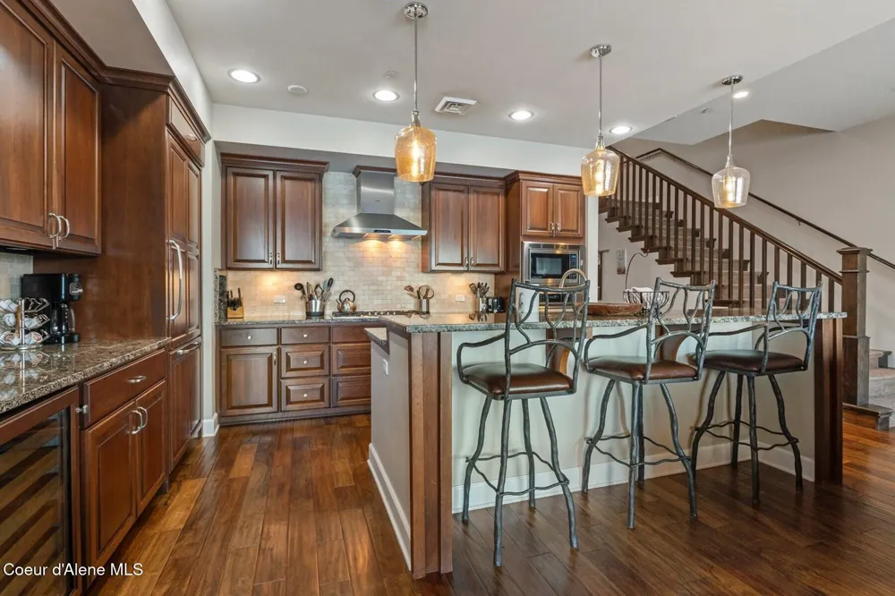 606 Sandpoint Avenue Sandpoint, ID 83864