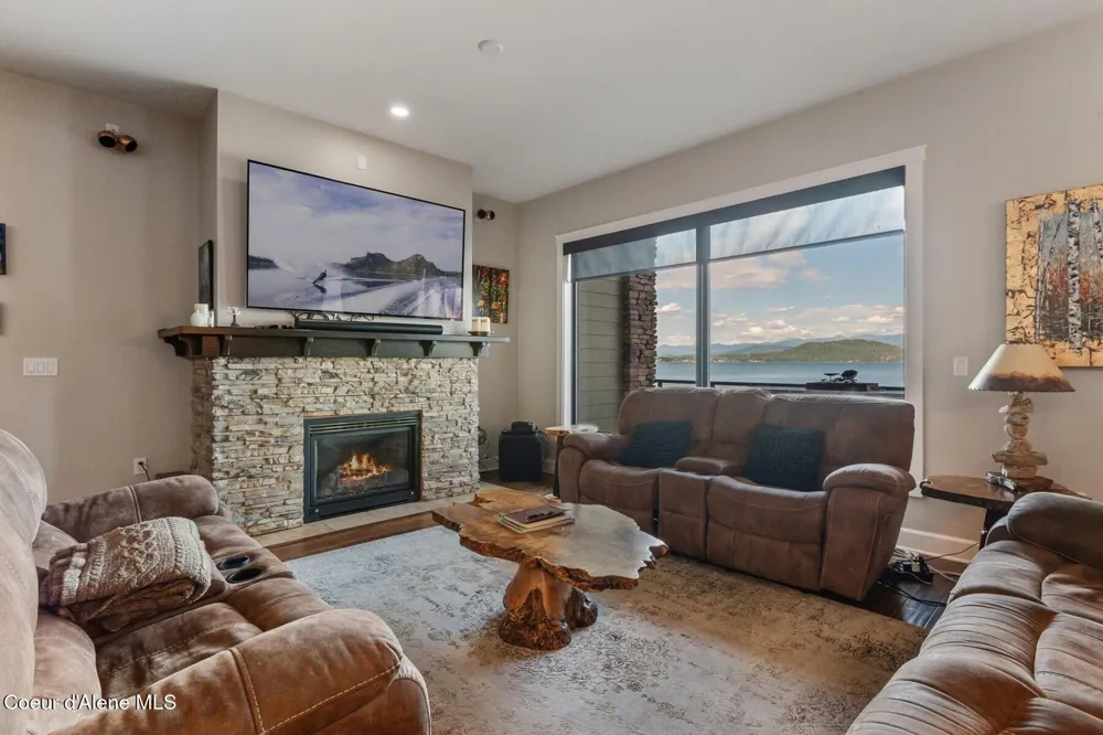 606 Sandpoint Avenue Sandpoint, ID 83864
