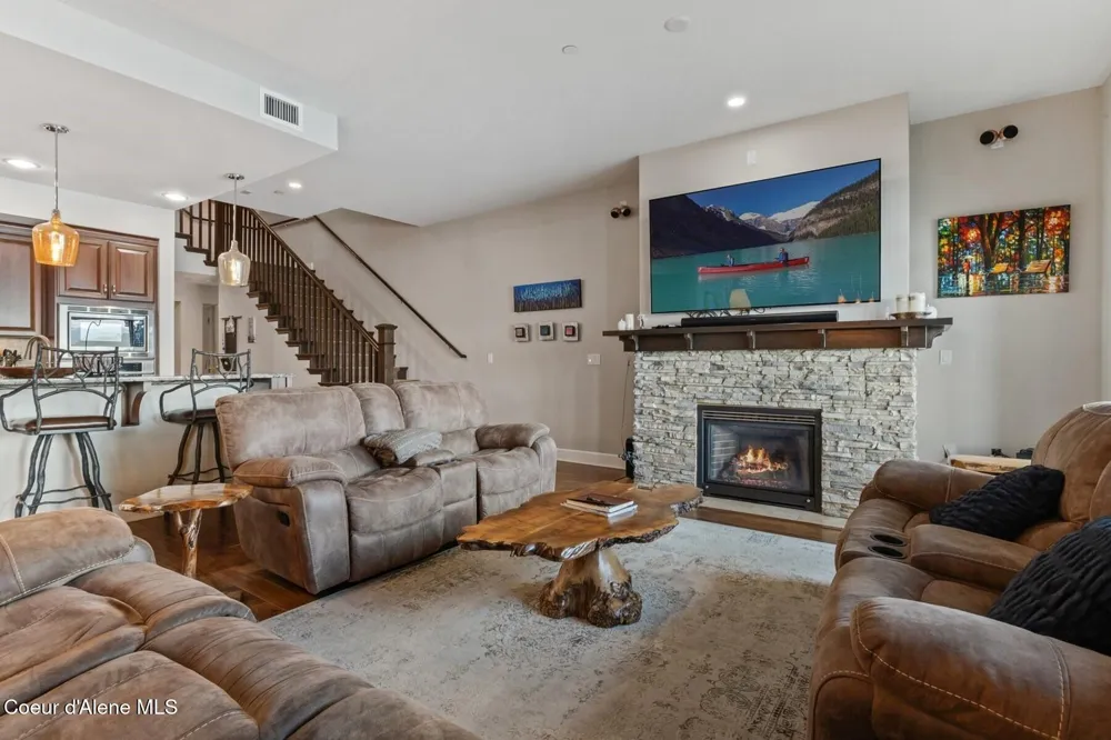 606 Sandpoint Avenue Sandpoint, ID 83864