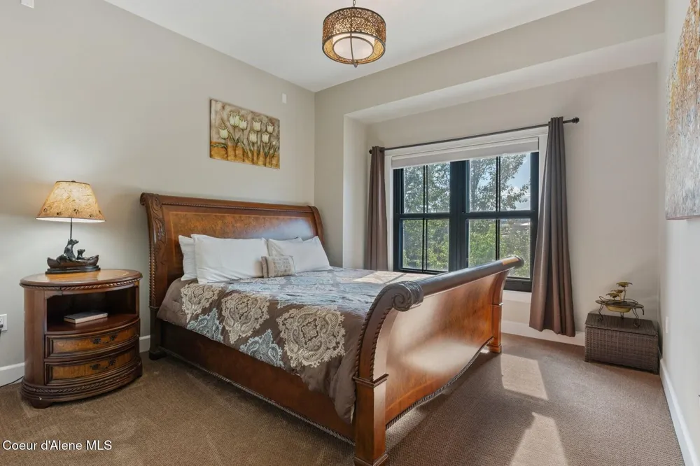 606 Sandpoint Avenue Sandpoint, ID 83864
