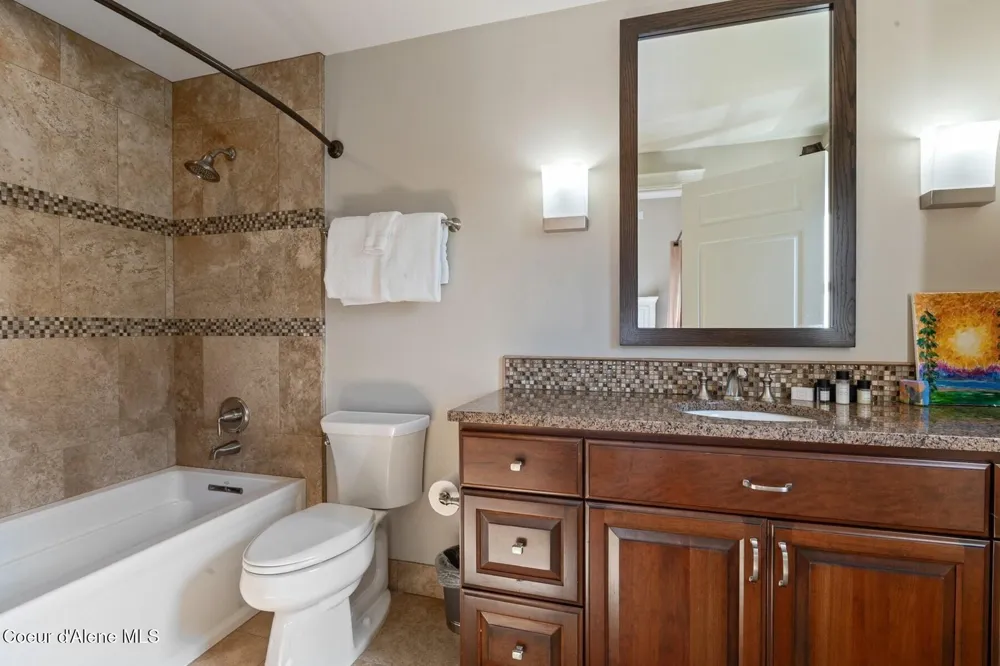 606 Sandpoint Avenue Sandpoint, ID 83864