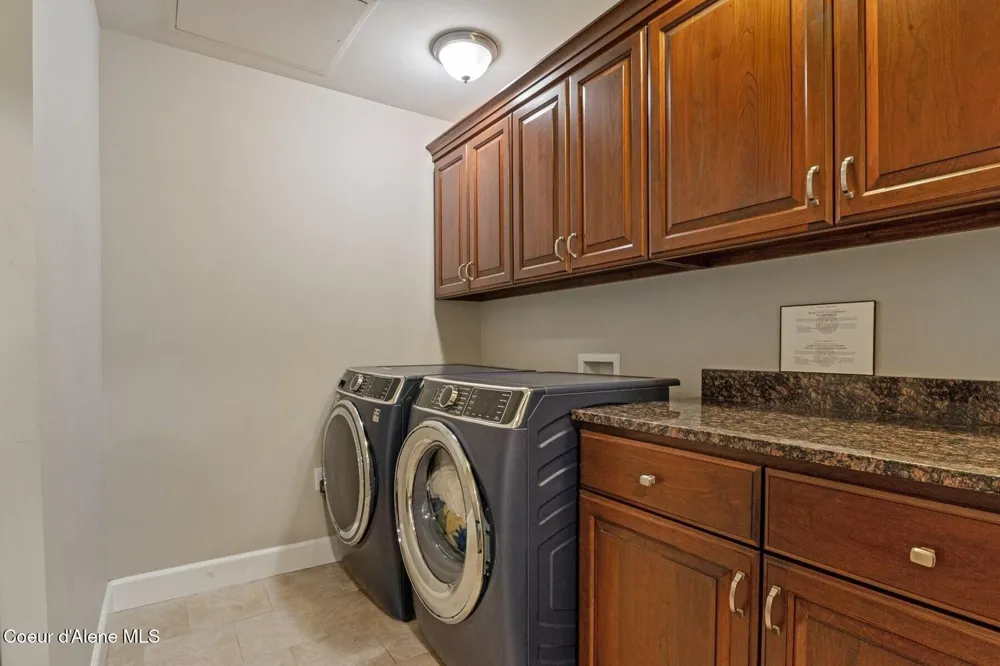 606 Sandpoint Avenue Sandpoint, ID 83864