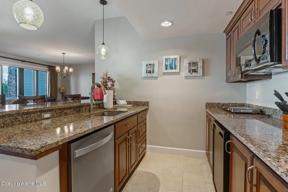 606 Sandpoint Avenue Sandpoint, ID 83864