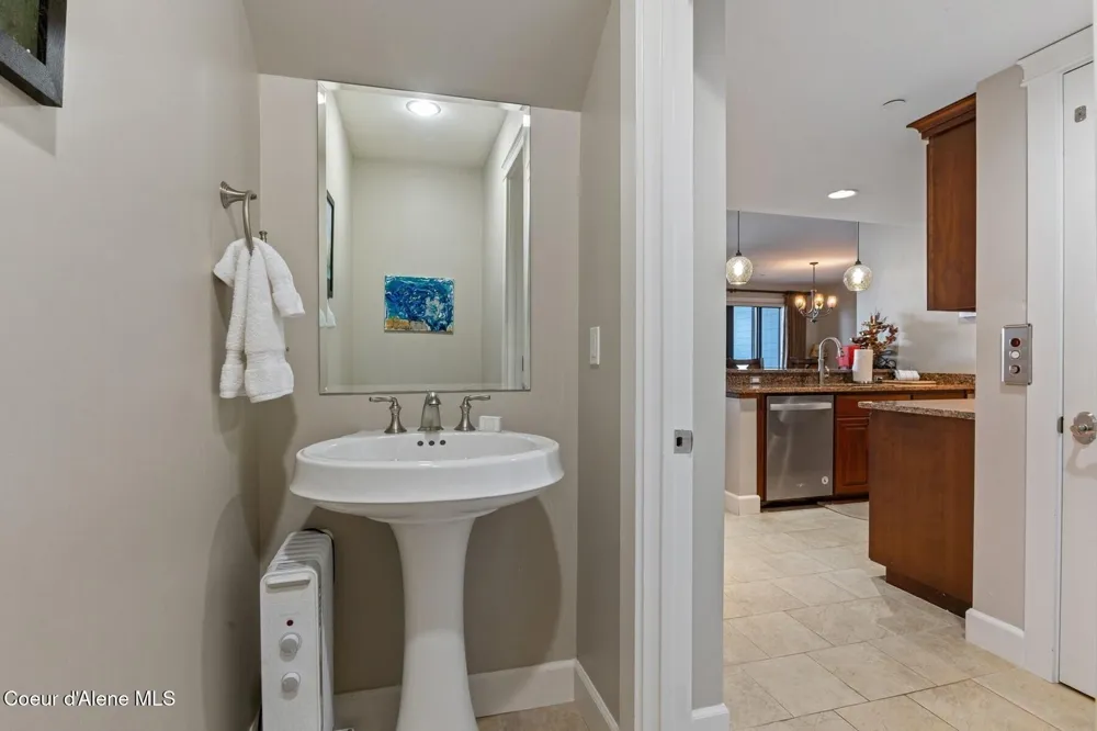 606 Sandpoint Avenue Sandpoint, ID 83864