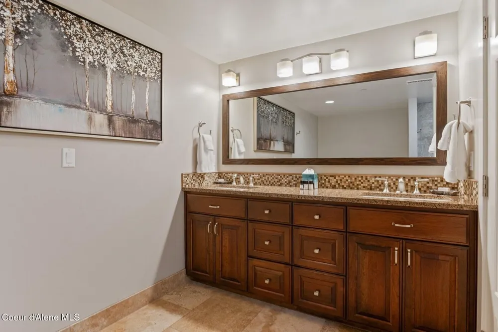 606 Sandpoint Avenue Sandpoint, ID 83864