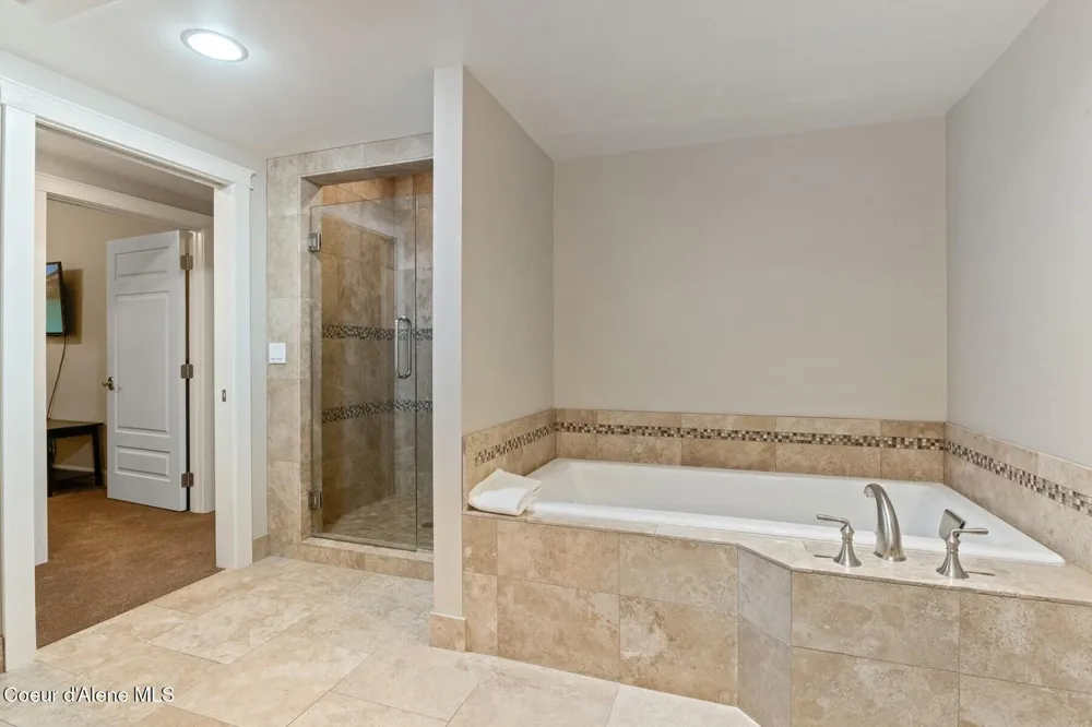 606 Sandpoint Avenue Sandpoint, ID 83864