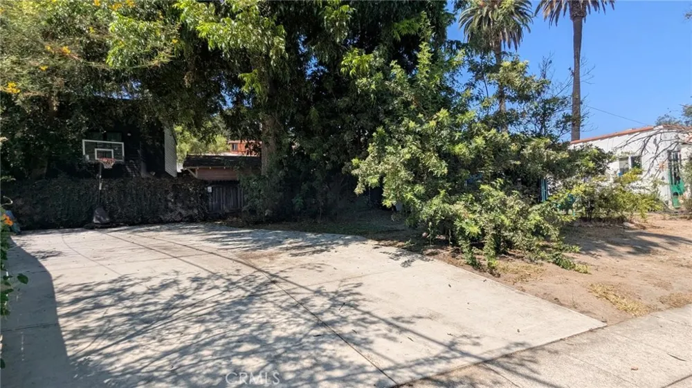 2402 Langdale Avenue Los Angeles, CA 90041
