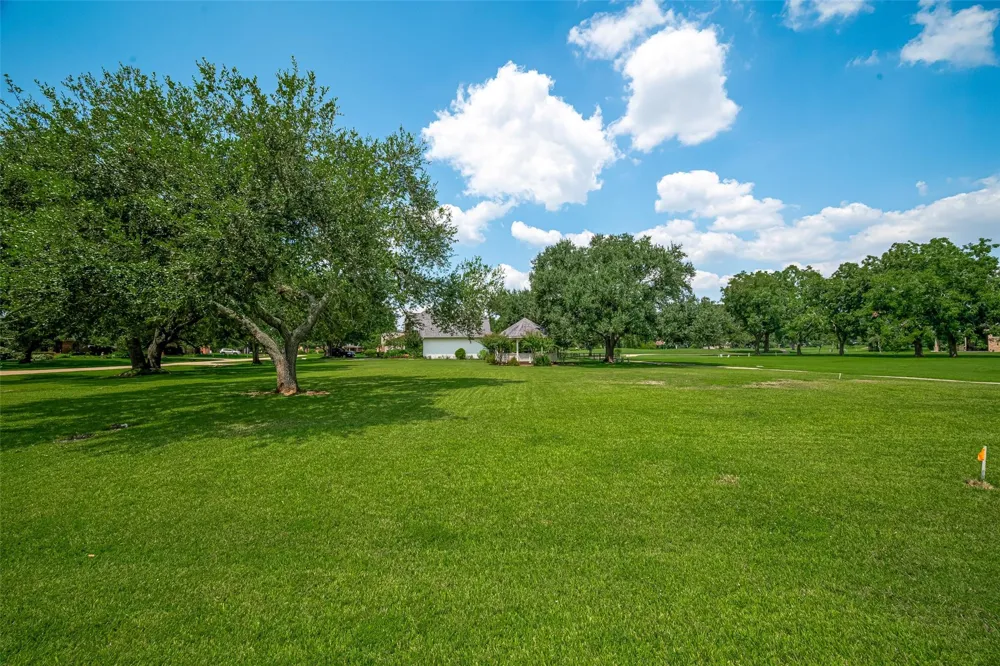 5319 Waterbeck Street Weston Lakes, TX 77441