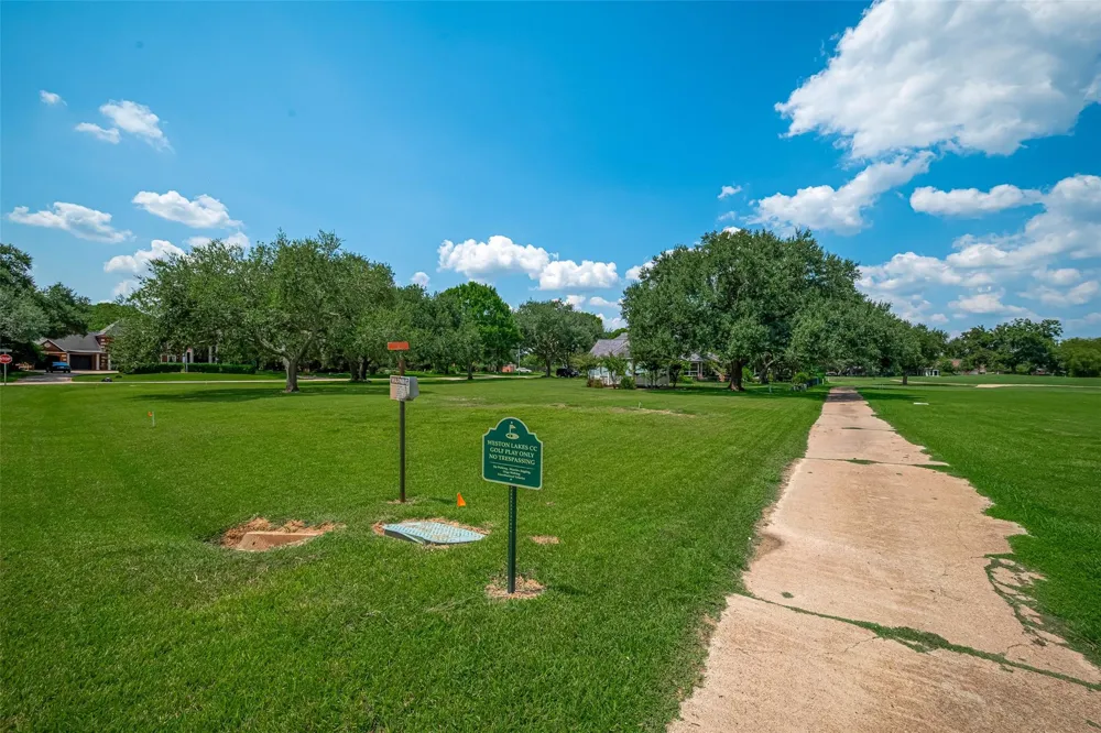 5319 Waterbeck Street Weston Lakes, TX 77441