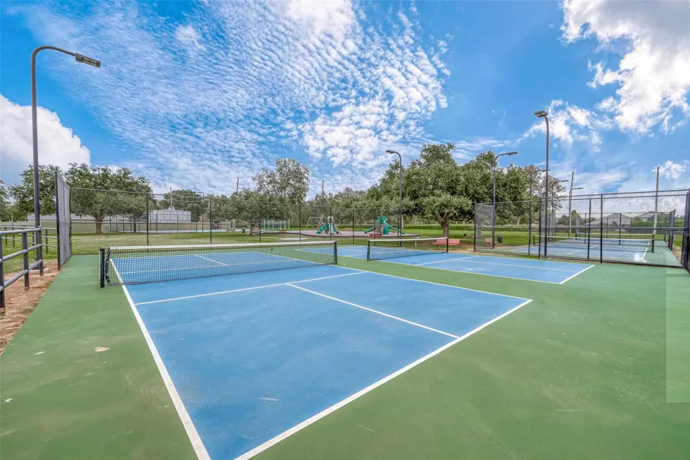 5319 Waterbeck Street Weston Lakes, TX 77441
