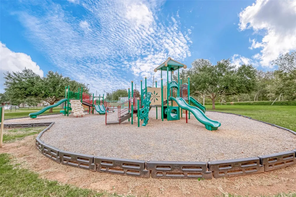 5319 Waterbeck Street Weston Lakes, TX 77441