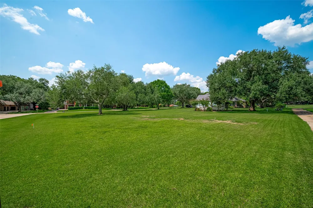 5319 Waterbeck Street Weston Lakes, TX 77441