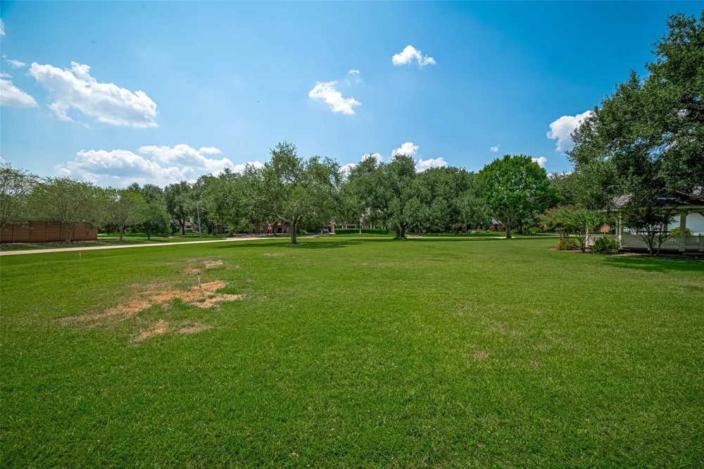 5319 Waterbeck Street Weston Lakes, TX 77441