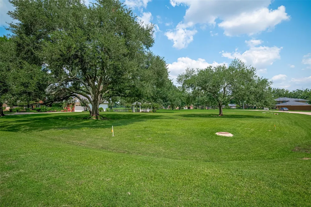 5319 Waterbeck Street Weston Lakes, TX 77441