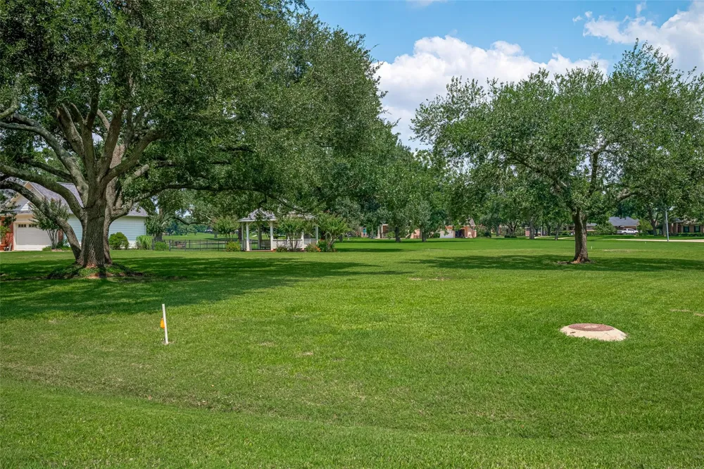 5319 Waterbeck Street Weston Lakes, TX 77441
