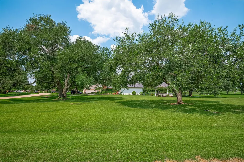 5319 Waterbeck Street Weston Lakes, TX 77441