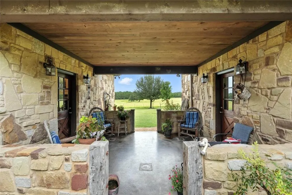705 Antioch Road Paige, TX 78659