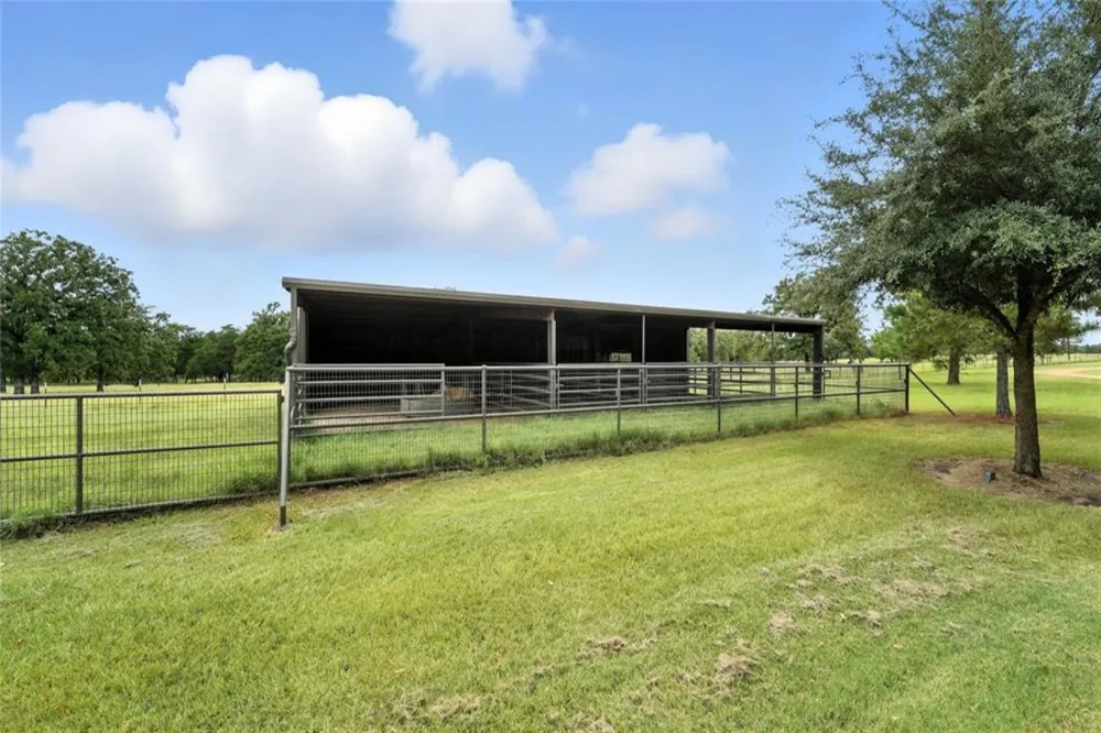 705 Antioch Road Paige, TX 78659