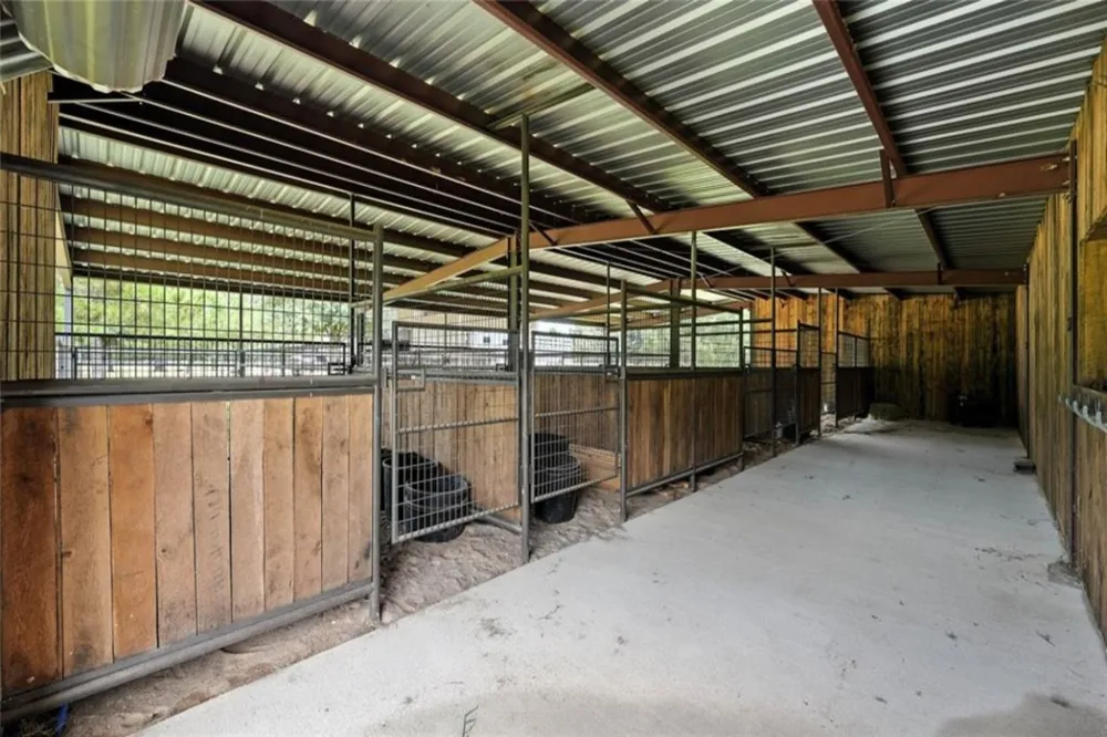 705 Antioch Road Paige, TX 78659