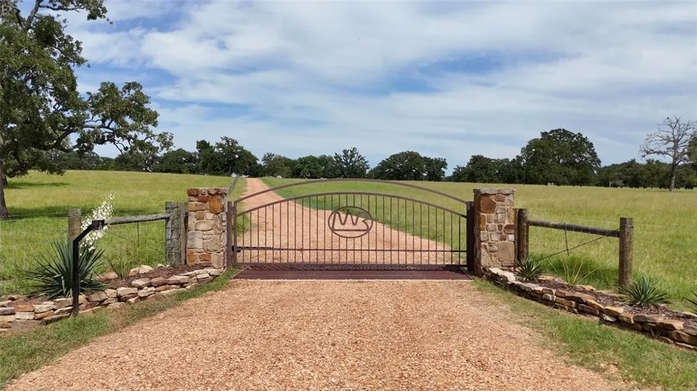 705 Antioch Road Paige, TX 78659