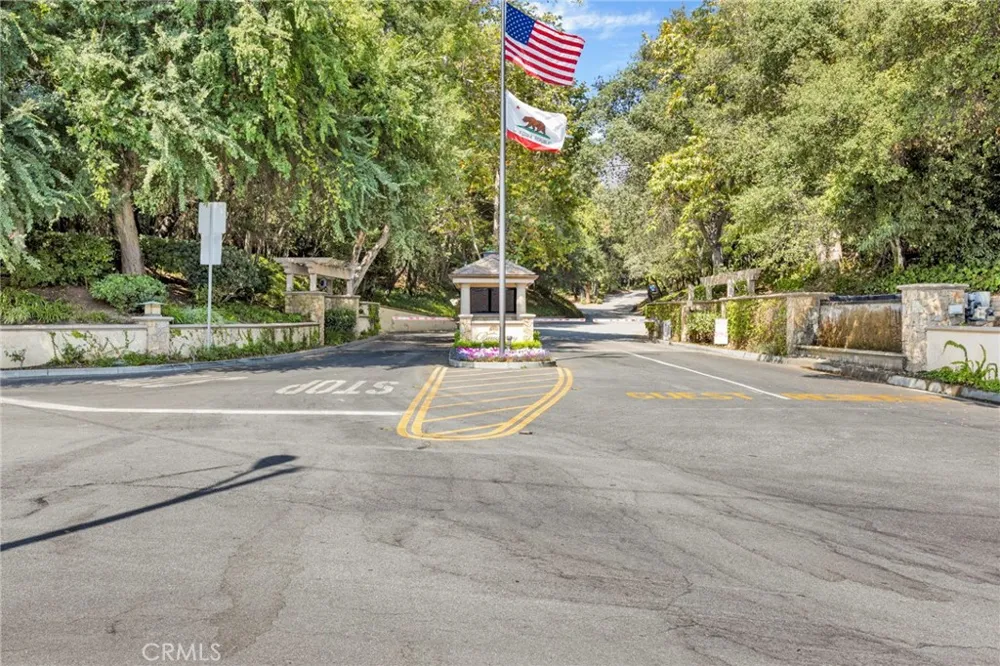 165 Circle Drive Bradbury, CA 91008