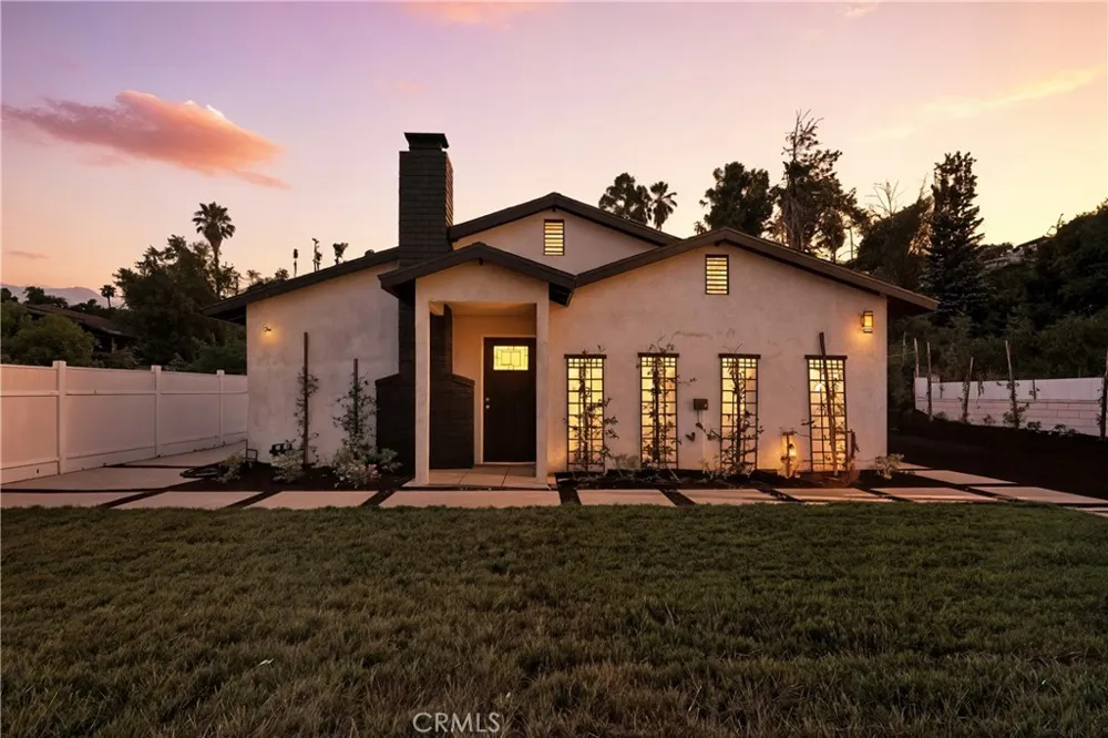 215 E Sierra Madre Avenue