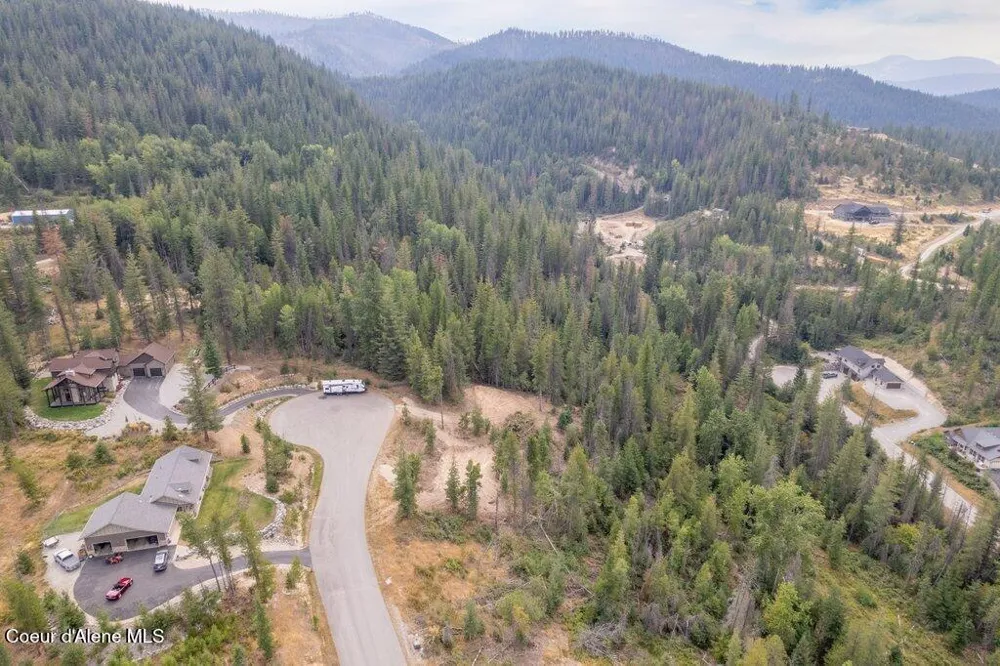 122 Blazing Saddle Court Pinehurst, ID 83850