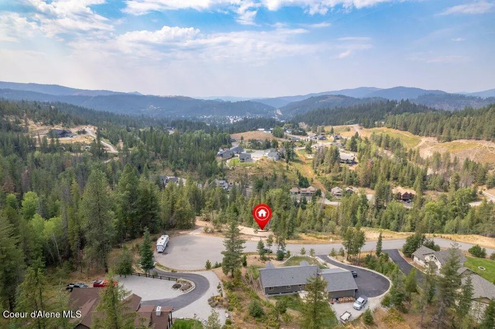 122 Blazing Saddle Court Pinehurst, ID 83850