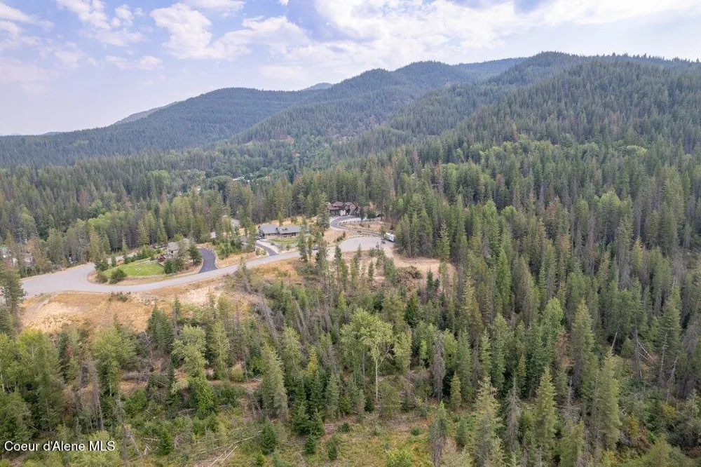 122 Blazing Saddle Court Pinehurst, ID 83850