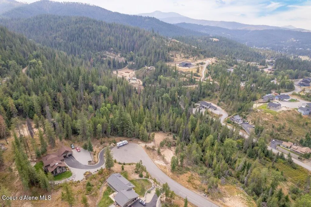 124 Blazing Saddle Court Pinehurst, ID 83850