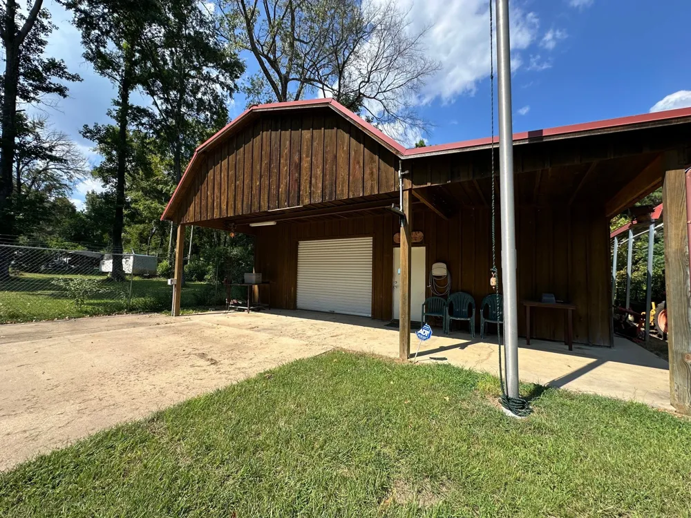 381 County Road 3637 Jefferson, TX 75657