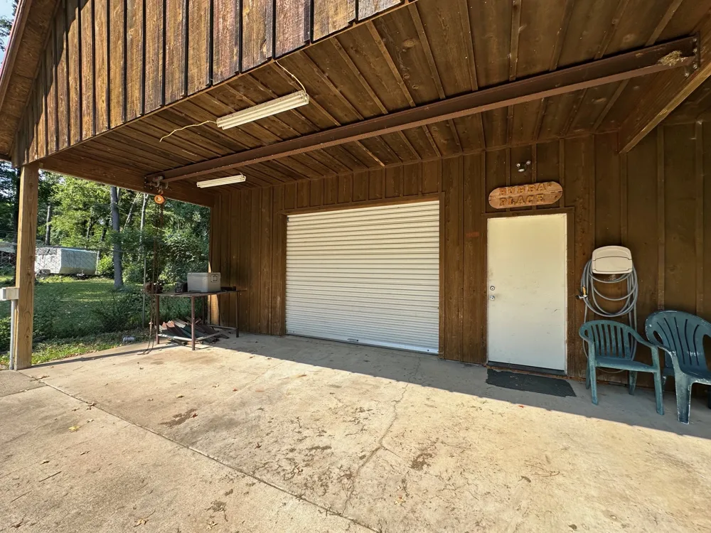 381 County Road 3637 Jefferson, TX 75657