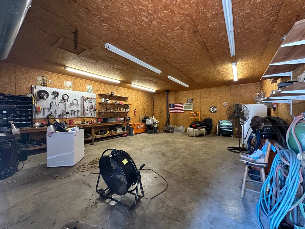 381 County Road 3637 Jefferson, TX 75657