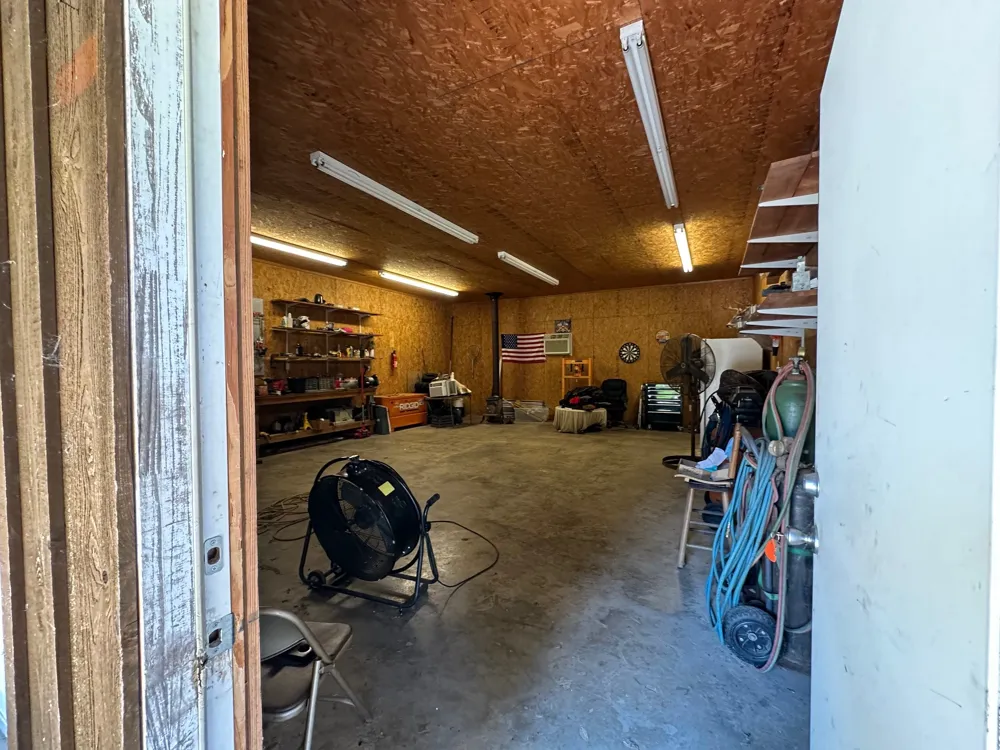 381 County Road 3637 Jefferson, TX 75657