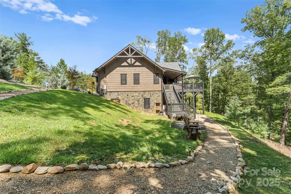 94 Osprey Roost Drive Nebo, NC 28761