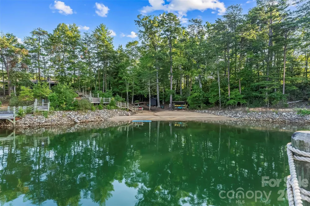 94 Osprey Roost Drive Nebo, NC 28761