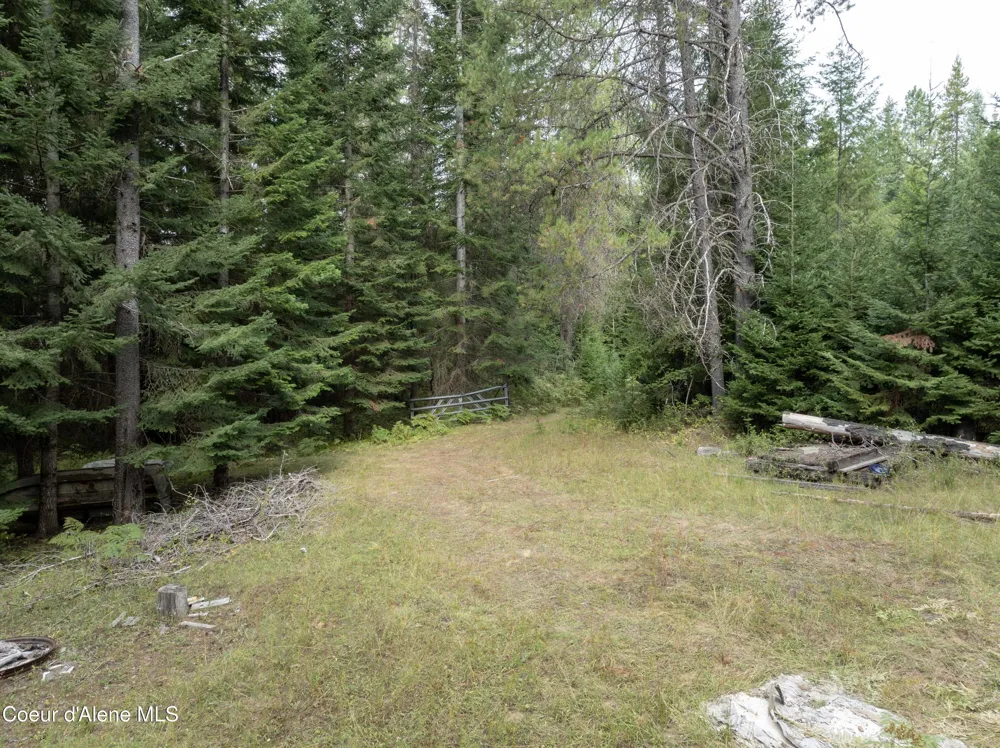 2225 Mud Gulch Road Priest River, ID 83856