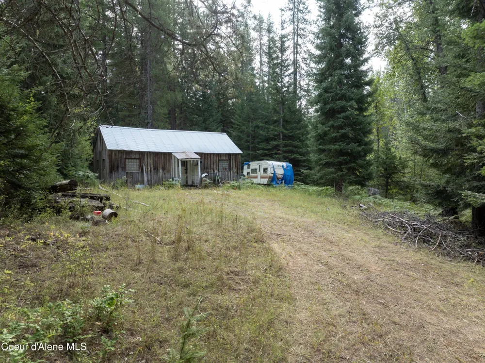 2225 Mud Gulch Road Priest River, ID 83856