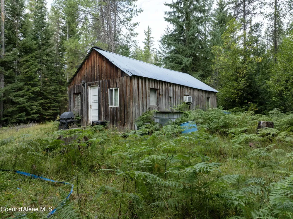 2225 Mud Gulch Road Priest River, ID 83856