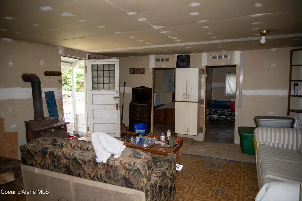 2225 Mud Gulch Road Priest River, ID 83856