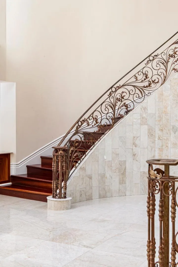 1 Reids Roost Road Woodside, CA 94062