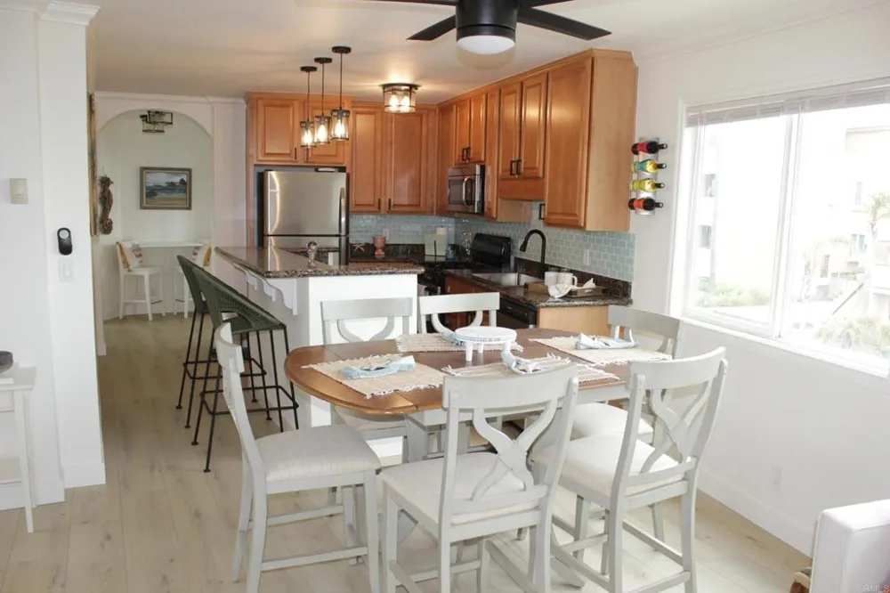 1365 Seacoast Dr #E Imperial Beach, CA 91932