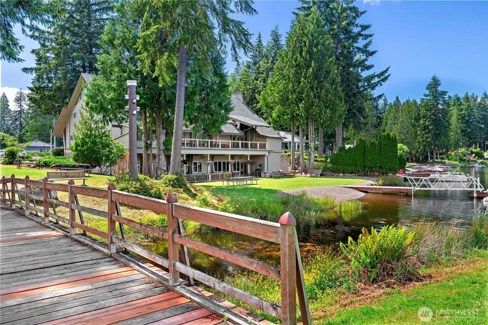 31 E Tintagel Place Shelton, WA 98584