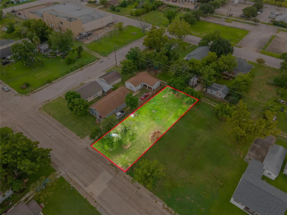 922 W 4th Street Freeport, TX 77541