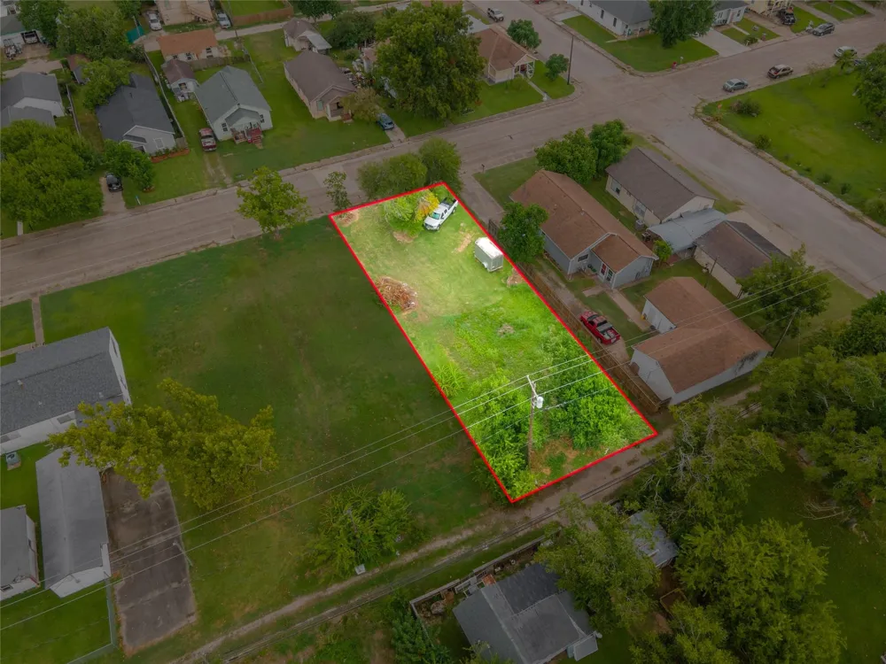 922 W 4th Street Freeport, TX 77541