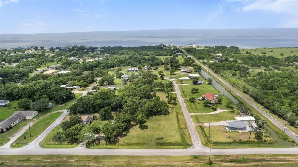 Oak Island Drive Anahuac, TX 77514